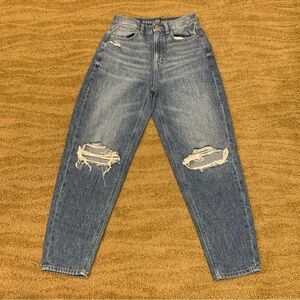 American Eagle Women’s Size 2 Relaxed Mom Jean